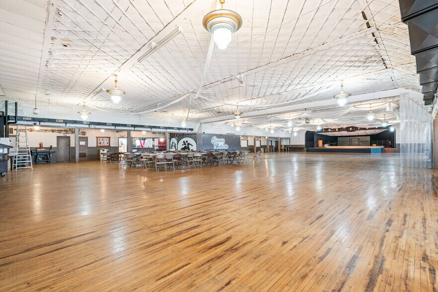 1202 N 4th St, Guttenberg, IA à vendre - Photo du bâtiment - Image 2 de 5