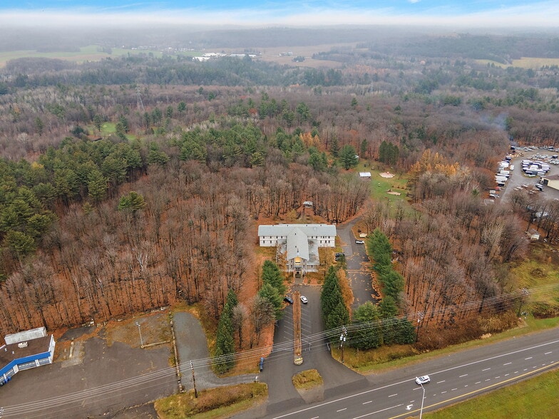 2351 Boul Du Curé-Labelle, Saint-jerome, QC à vendre - Photo du bâtiment - Image 2 de 4