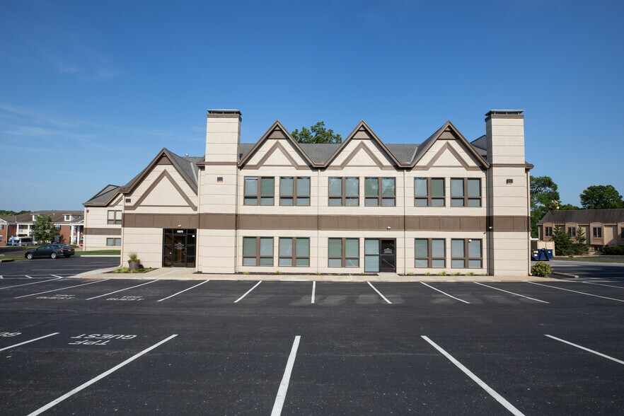 10670 Barkley St, Overland Park, KS à vendre - Photo du bâtiment - Image 3 de 13