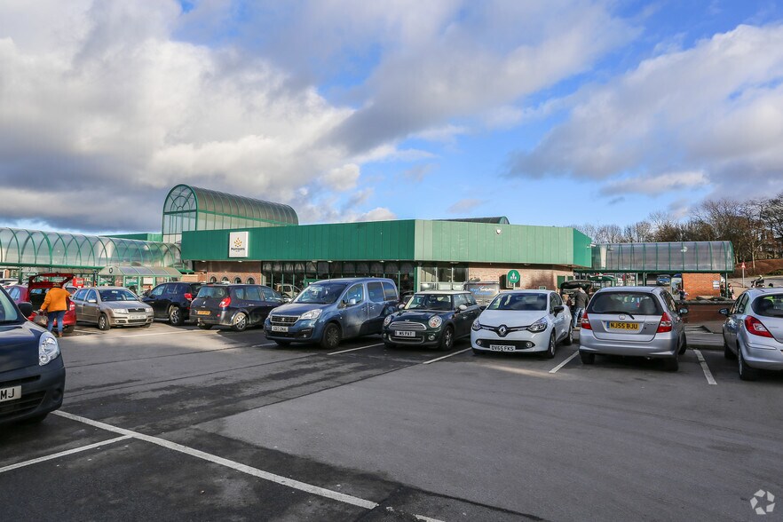 Bradford Rd, Bradford à louer - Photo du bâtiment - Image 2 de 4