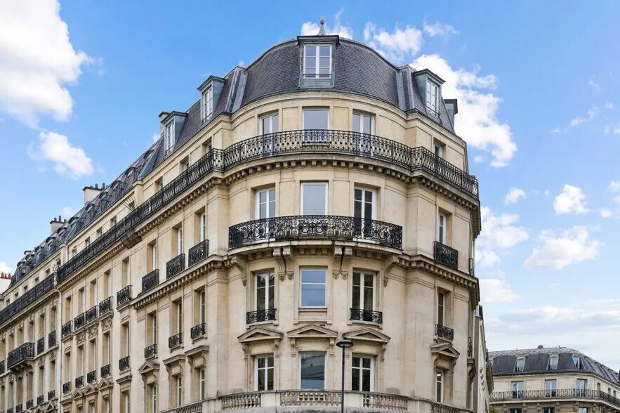 5 Rue De Rome, Paris à louer - Photo du bâtiment - Image 1 de 7