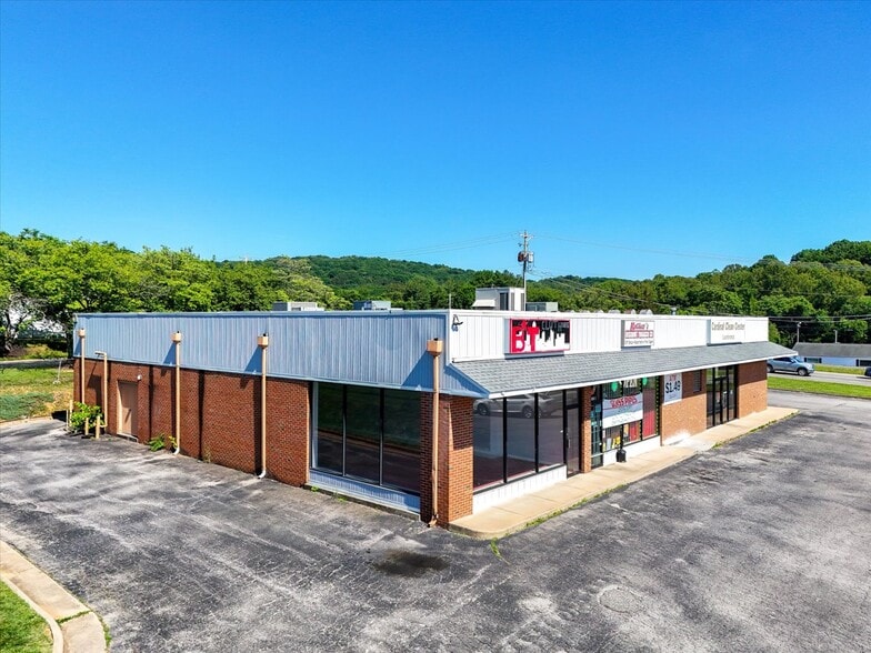 1970 E Washington Ave, Vinton, VA for lease - Building Photo - Image 3 of 11
