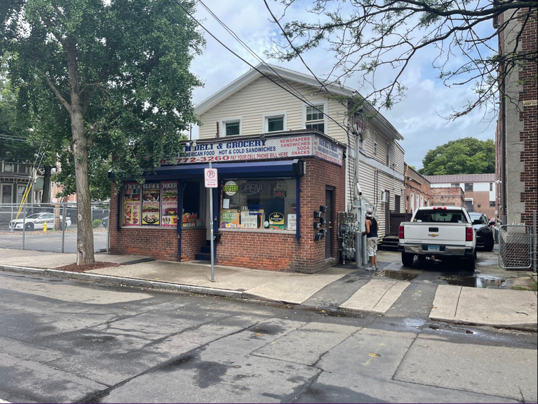 1379 Chapel St, New Haven, CT for sale - Building Photo - Image 1 of 1