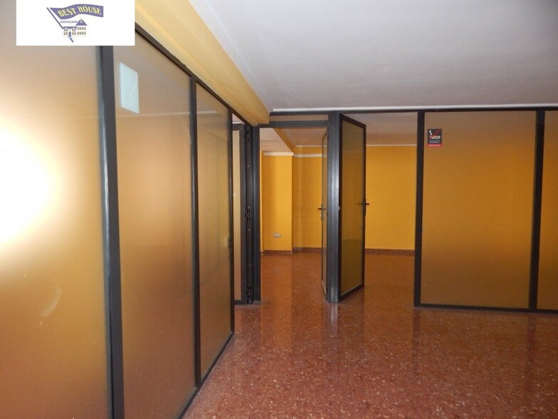 Retail in Ontinyent for lease - Building Photo - Image 2 of 16