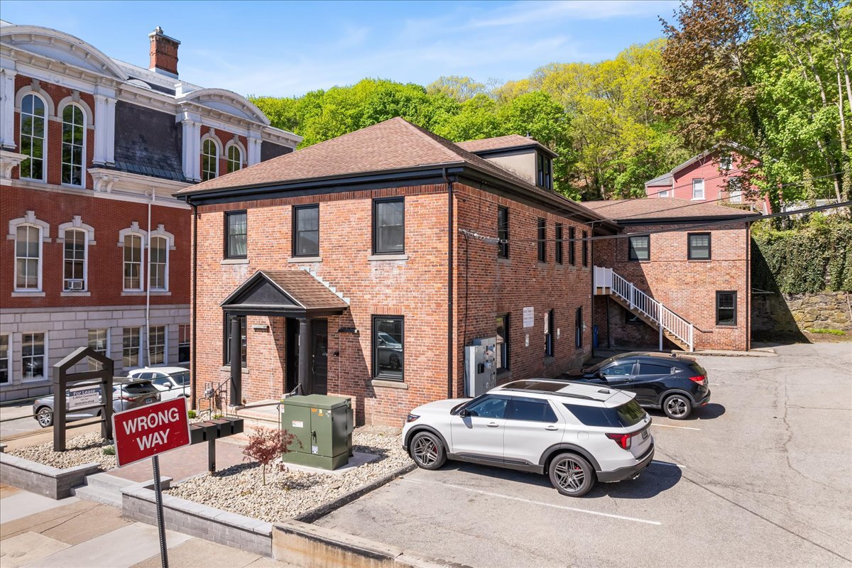 110 Broadway, Norwich, CT à vendre Photo du bâtiment- Image 1 de 1