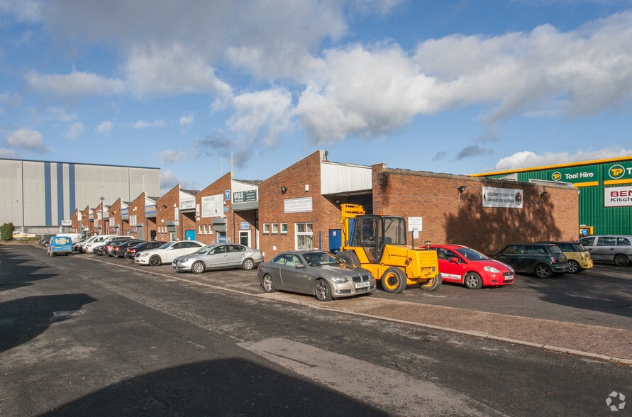 Howard Rd, Redditch for lease - Primary Photo - Image 1 of 2
