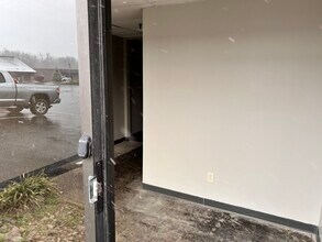 526-540 Enterprise Dr, Erlanger, KY for lease Interior Photo- Image 1 of 16
