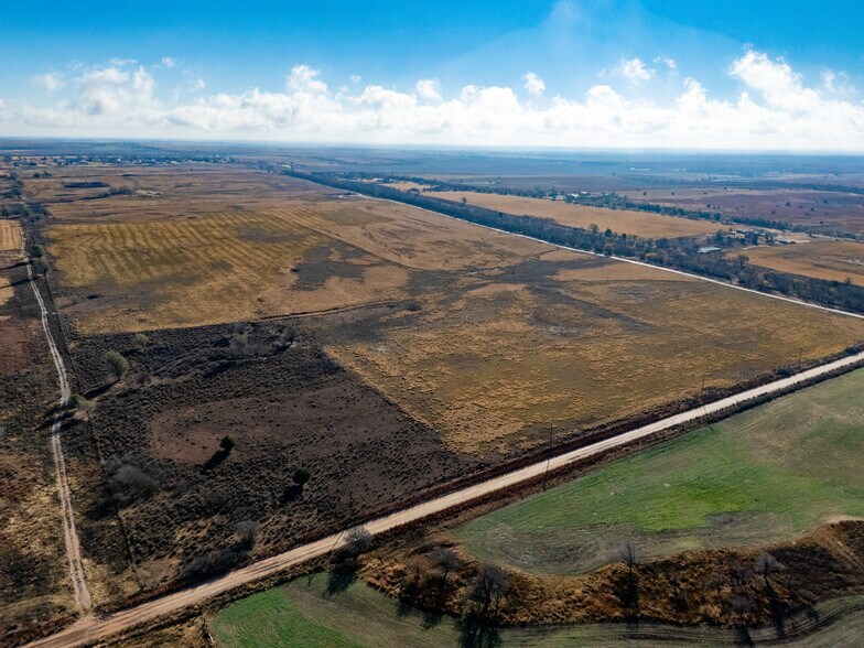 FM 1046, Briscoe, TX à vendre - Photo du bâtiment - Image 3 de 5