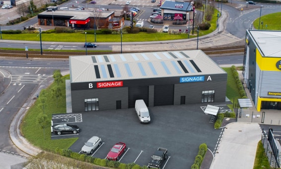 1 Rayner Lane, Ashton Under Lyne for lease Primary Photo- Image 1 of 2