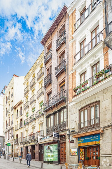 Calle de Tetuán, 32, Madrid, Madrid for lease - Primary Photo - Image 1 of 2