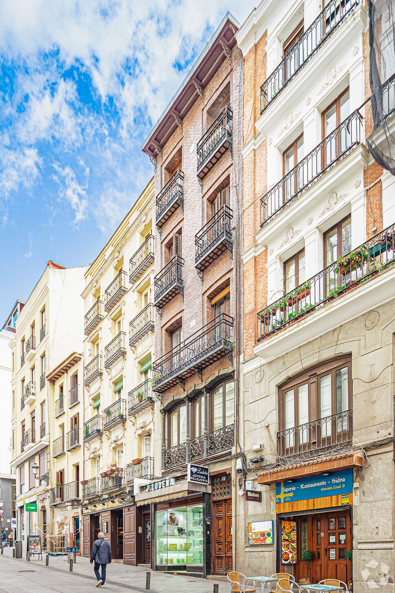 Calle de Tetuán, 32, Madrid, Madrid for lease Primary Photo- Image 1 of 3