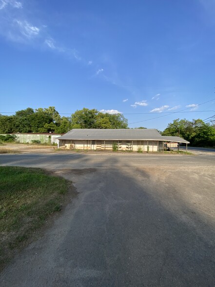 928 White Ave, Graceville, FL for sale - Building Photo - Image 3 of 16