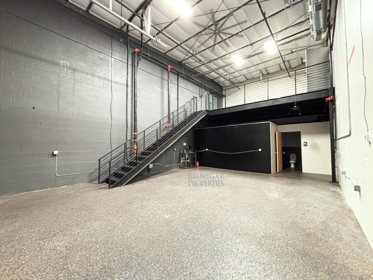 2100 Double Creek Dr, Round Rock, TX 78664 - Unit 450 & 455 -  - Interior Photo - Image 2 of 9
