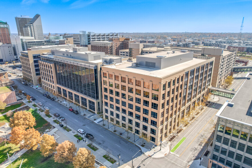 1150 Locust St, Des Moines, IA à louer - Photo du bâtiment - Image 2 de 3