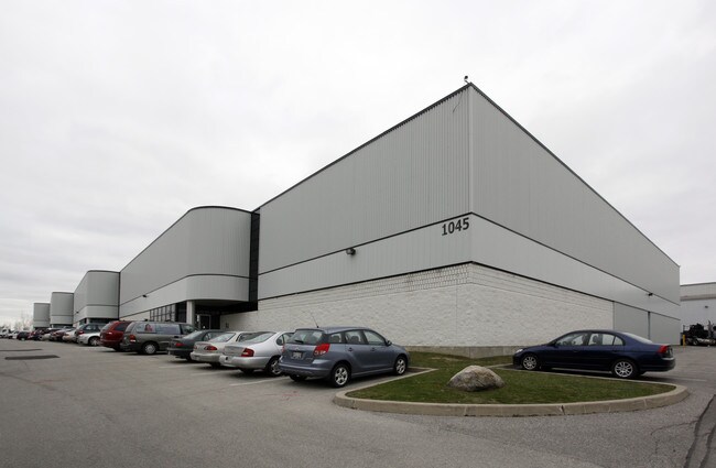 Plus de détails pour 1045 Middlegate Rd, Mississauga, ON - Local d'activités à louer