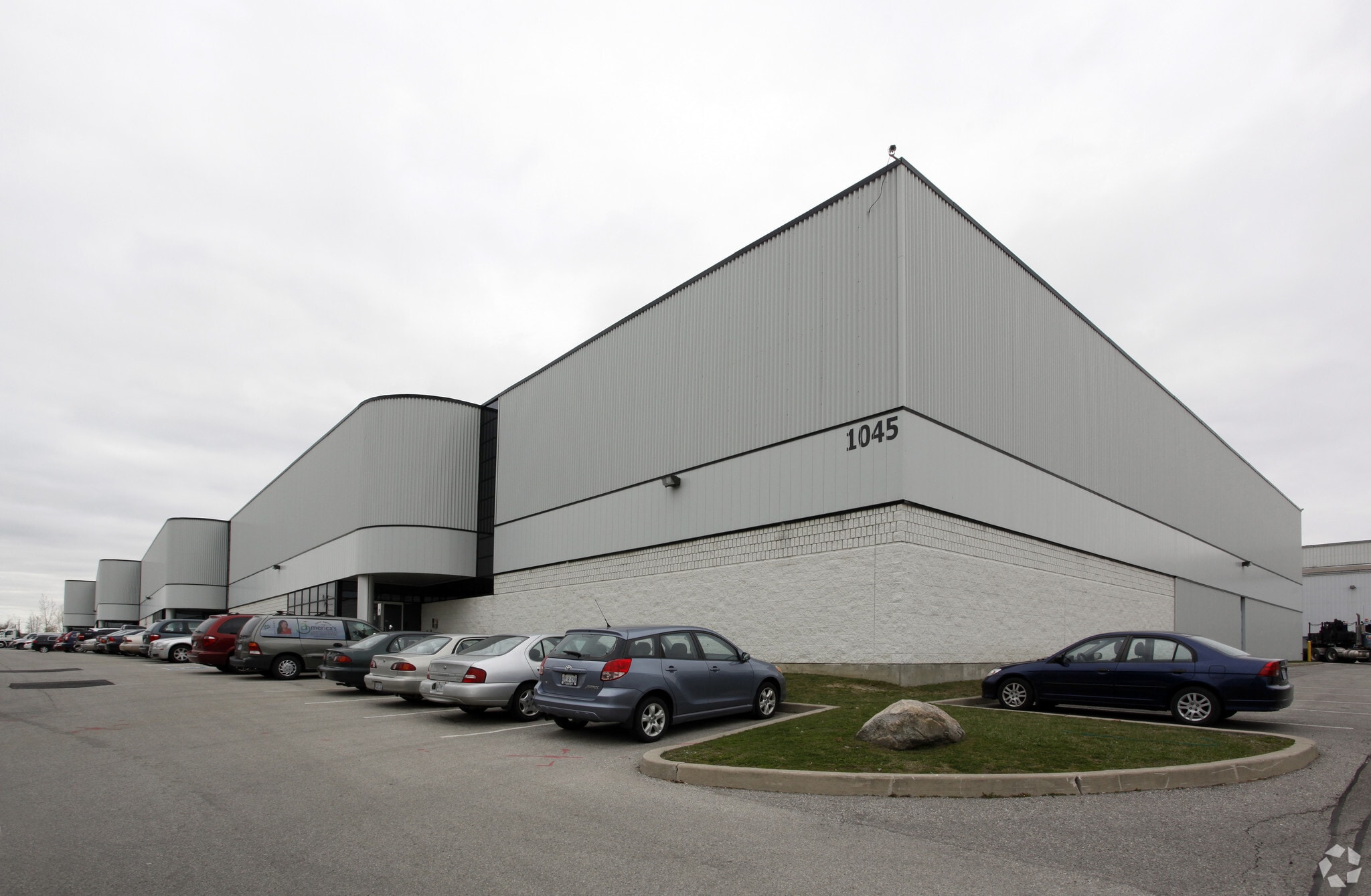 1045 Middlegate Rd, Mississauga, ON for lease Primary Photo- Image 1 of 5