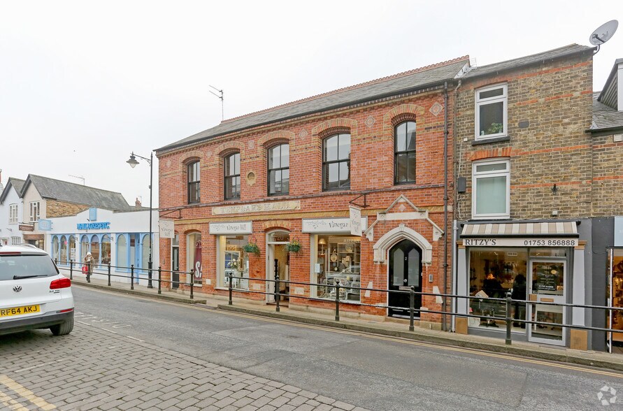 20 St Leonards Rd, Windsor à vendre - Photo du bâtiment - Image 2 de 2