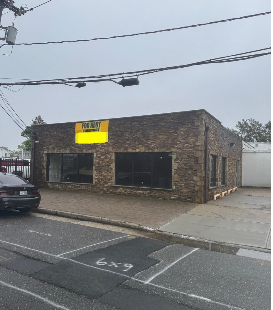 319 W Sunrise Hwy, Freeport, NY for lease Building Photo- Image 1 of 5