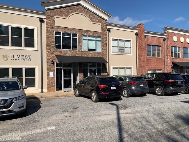 More details for 955 W Wade Hampton Blvd, Greer, SC - Office for Lease