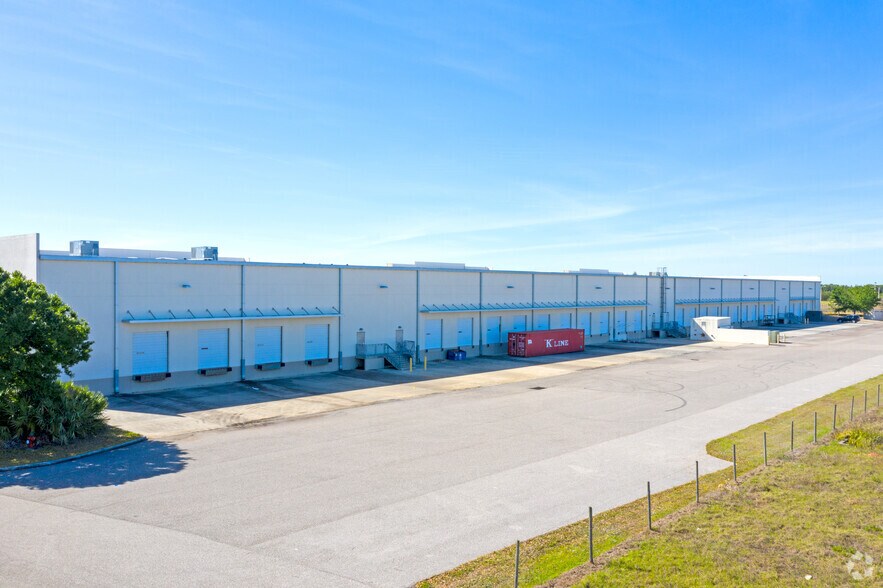 351 30th St SE, Tampa, FL à louer - Photo du bâtiment - Image 2 de 10