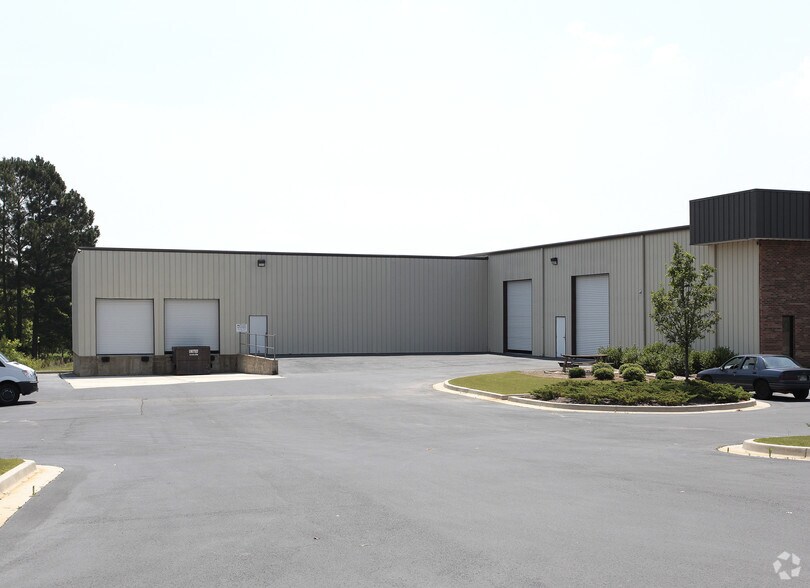 515 Marksmen Ct, Fayetteville, GA à louer - Photo du bâtiment - Image 2 de 2