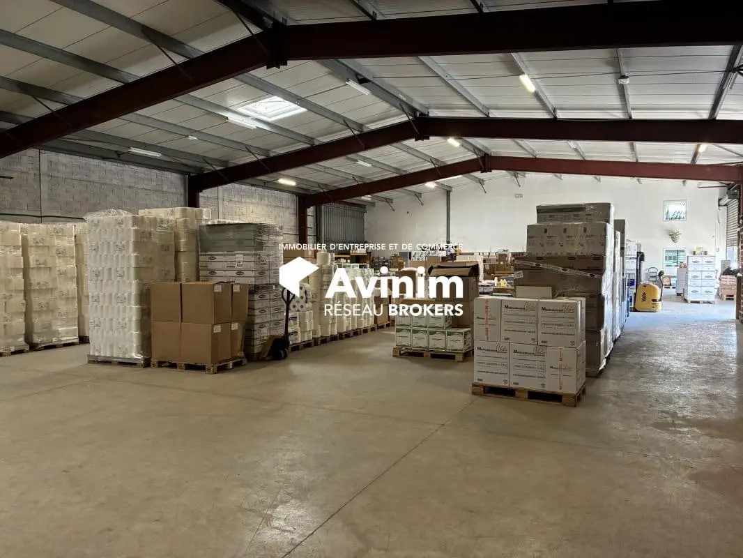 Office in Septèmes-les-Vallons for lease Interior Photo- Image 1 of 4