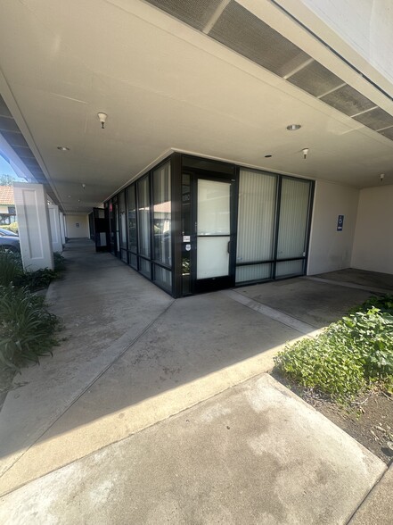 9527-9529 Folsom Blvd, Sacramento, CA for lease - Building Photo - Image 2 of 8