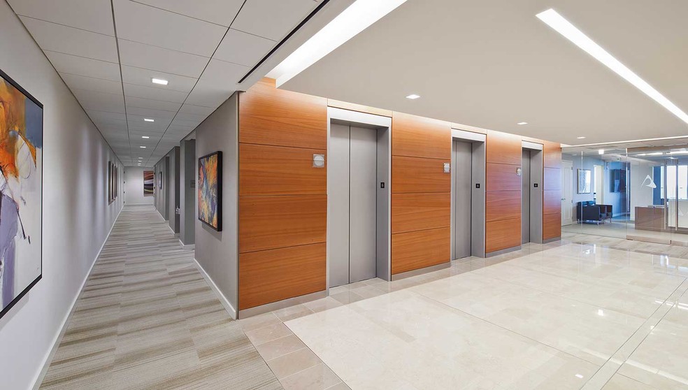 1600 Tysons Blvd, McLean, VA for lease - Lobby - Image 1 of 8