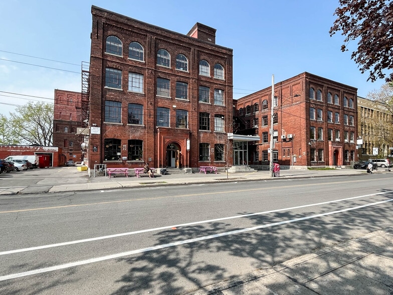 642 Rue De Courcelle, Montréal, QC for sale - Building Photo - Image 1 of 1