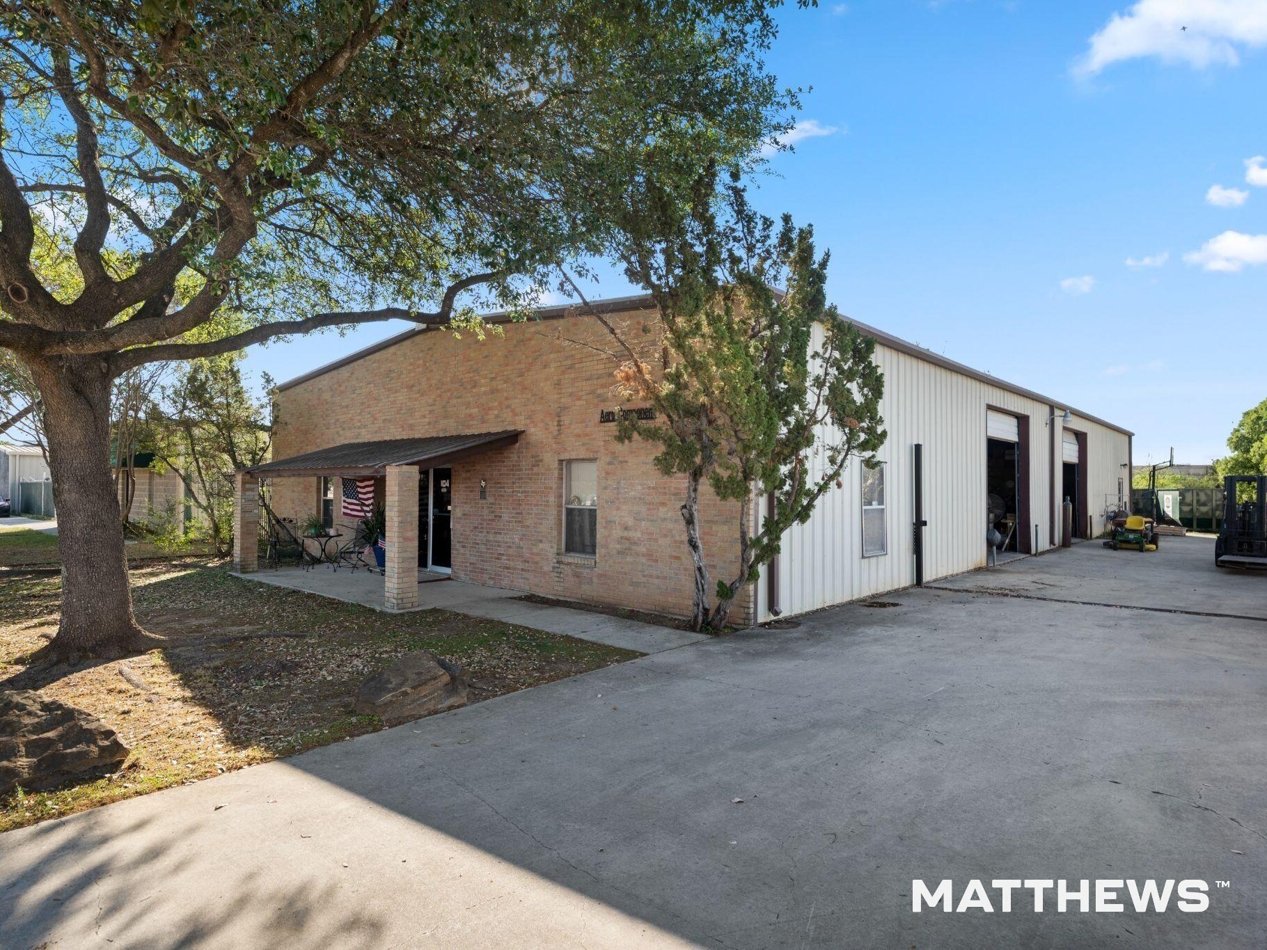 104 Commercial Pl, Schertz, TX à vendre Photo du bâtiment- Image 1 de 4