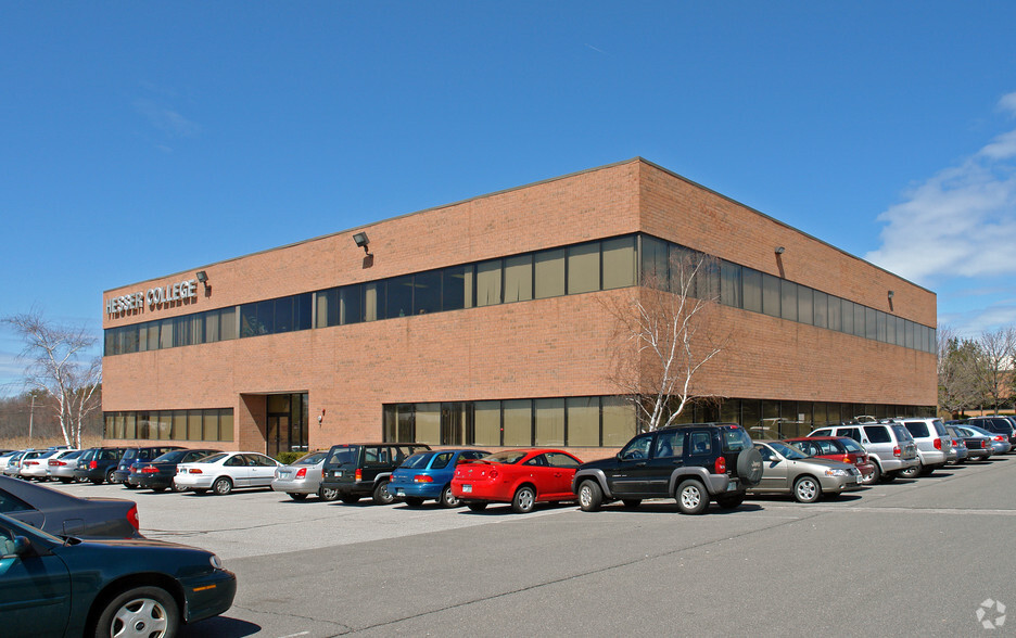 170 Commerce Way, Portsmouth, NH for lease - Building Photo - Image 1 of 4