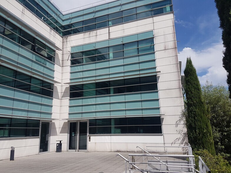 Office in Mérignac for lease - Building Photo - Image 2 of 8