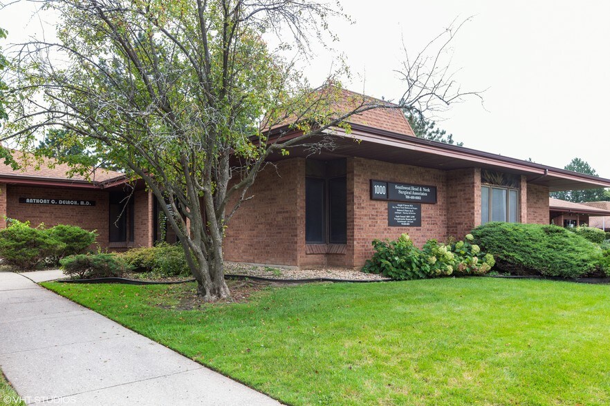 1000 Ravinia Pl, Orland Park, IL à louer - Photo du bâtiment - Image 2 de 10