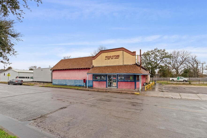 2735 W Rev Dr Ransom Howard St, Port Arthur, TX for sale - Building Photo - Image 3 of 32
