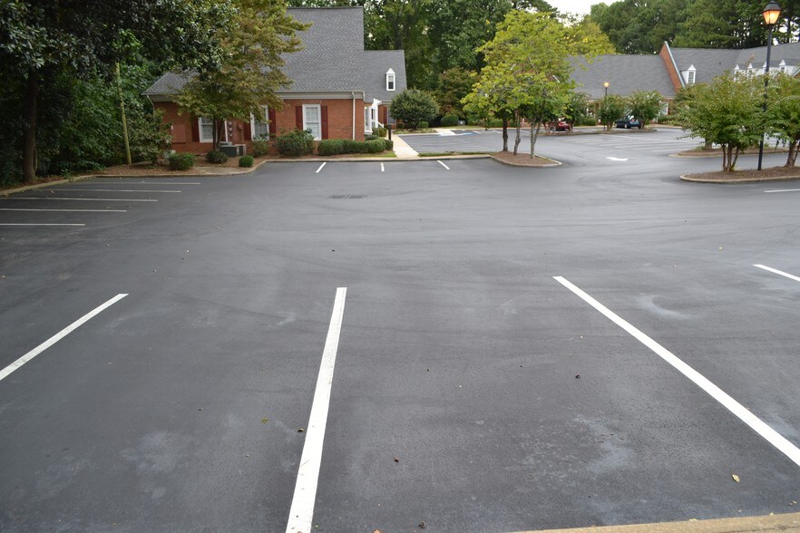 1225 Johnson Ferry Rd, Marietta, GA à louer - Photo du bâtiment - Image 3 de 16