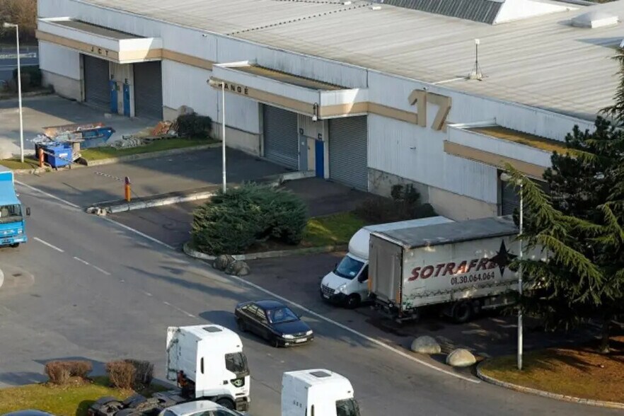 Flex in Aulnay-sous-Bois for lease - Building Photo - Image 1 of 2