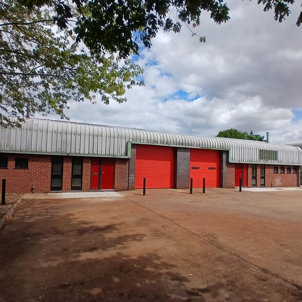 5A-5B Glaven Rd, Holt for lease - Building Photo - Image 3 of 4