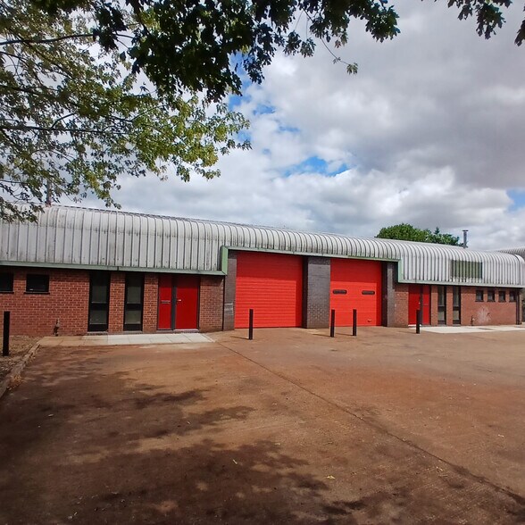 5A-5B Glaven Rd, Holt à louer - Photo du bâtiment - Image 3 de 4