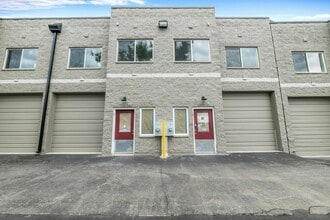 600 Waukegan Rd, Northbrook, IL for lease Building Photo- Image 1 of 5