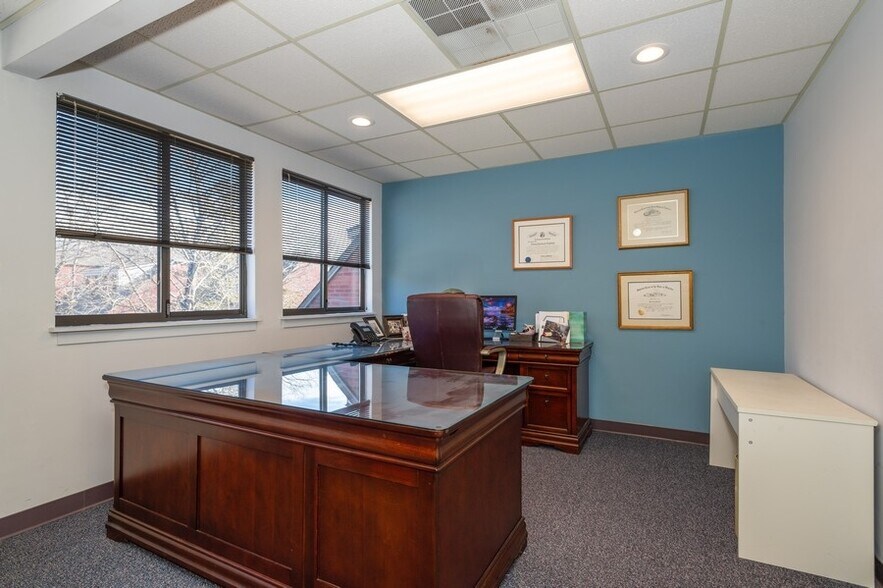 35-37 Tamarack Cir, Skillman, NJ for lease - Building Photo - Image 2 of 34