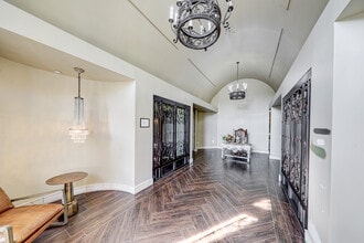 19227 Flightpath Way, Bakersfield, CA for lease Interior Photo- Image 2 of 10