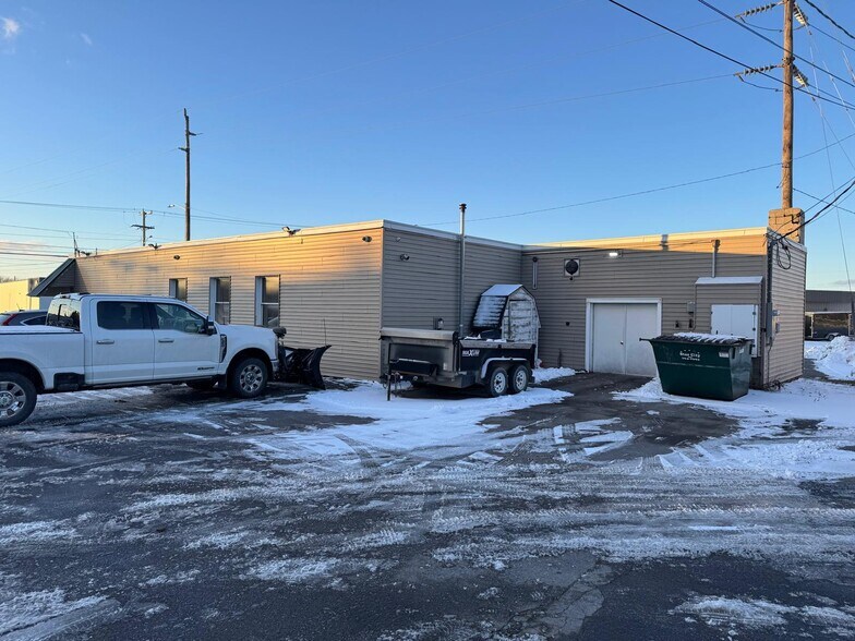 222 Main St, Presque Isle, ME à vendre - Photo du bâtiment - Image 2 de 9