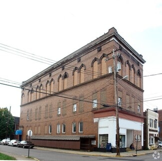 Plus de détails pour 222 E 4th Ave, Tarentum, PA - Commerce de détail à louer