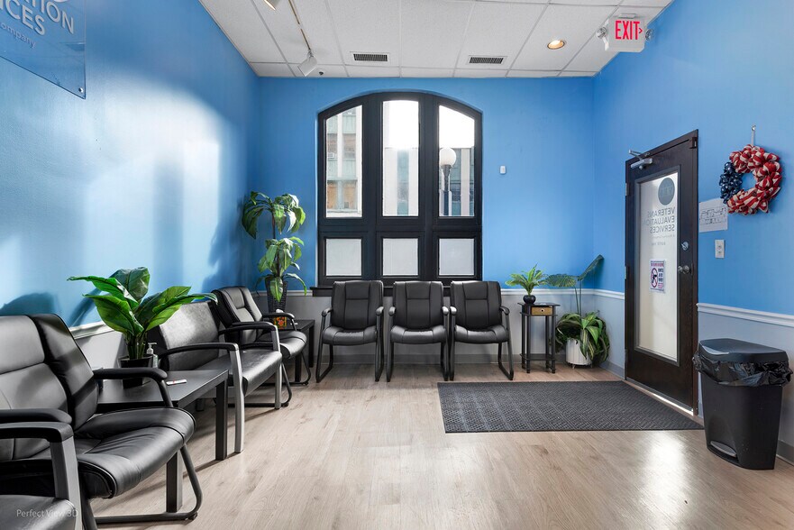 720 Lake St, Oak Park, IL à vendre - Photo intérieure - Image 3 de 17