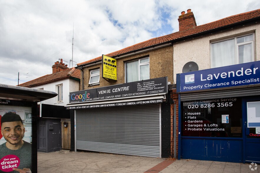 18-18A Cheam Common Rd, Worcester Park for sale - Primary Photo - Image 1 of 1