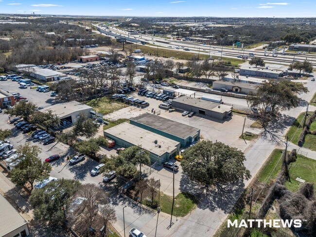 Plus de détails pour 511 Thompson Ln, Austin, TX - Industriel à vendre