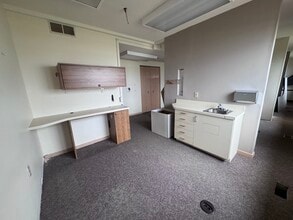 4620 N US Highway 31 N, Traverse City, MI for lease Interior Photo- Image 1 of 4