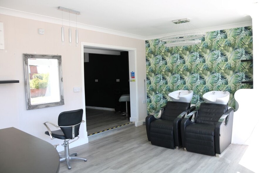 133 Southampton Rd, Ringwood for lease - Interior Photo - Image 2 of 4