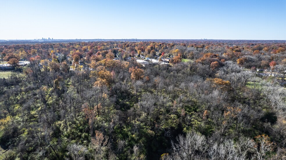10927-10939 Bellefontaine Estates Ct, Saint Louis, MO à vendre - Photo du bâtiment - Image 3 de 9