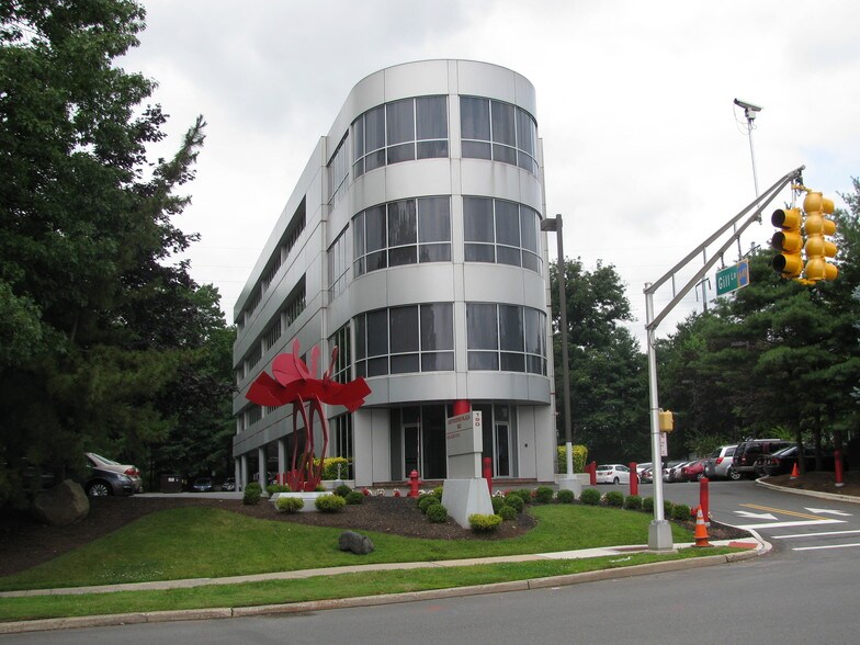 190 Middlesex Tpke, Iselin, NJ for lease - Building Photo - Image 2 of 3